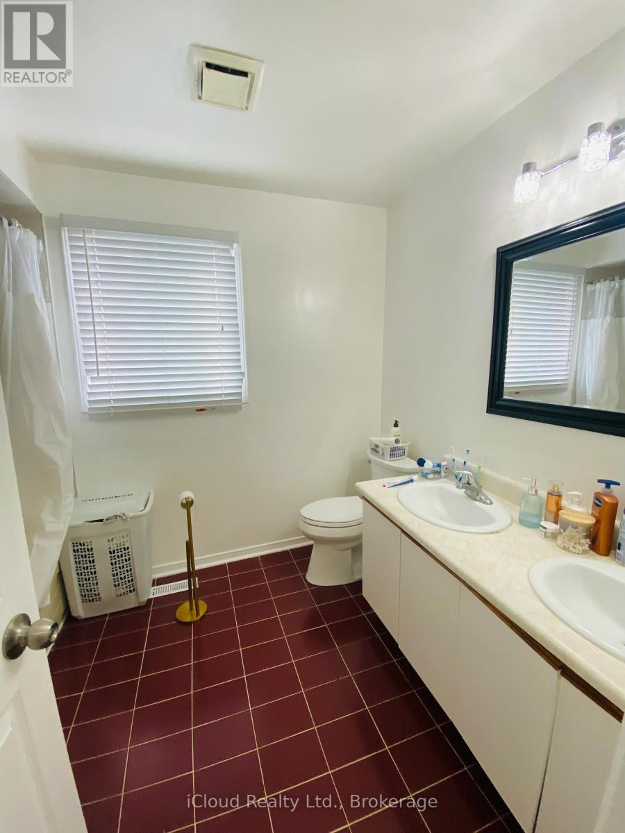 87 O'connor Crescent S, Richmond Hill, Ontario L4C 7N9 - Photo 16 - N12549648