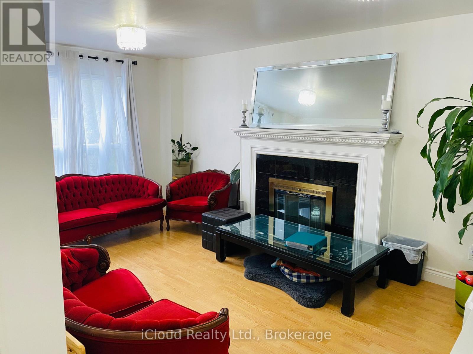 87 O'connor Crescent S, Richmond Hill, Ontario L4C 7N9 - Photo 10 - N12549648