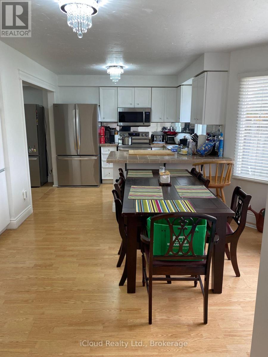 87 O'connor Crescent S, Richmond Hill, Ontario L4C 7N9 - Photo 6 - N12549648