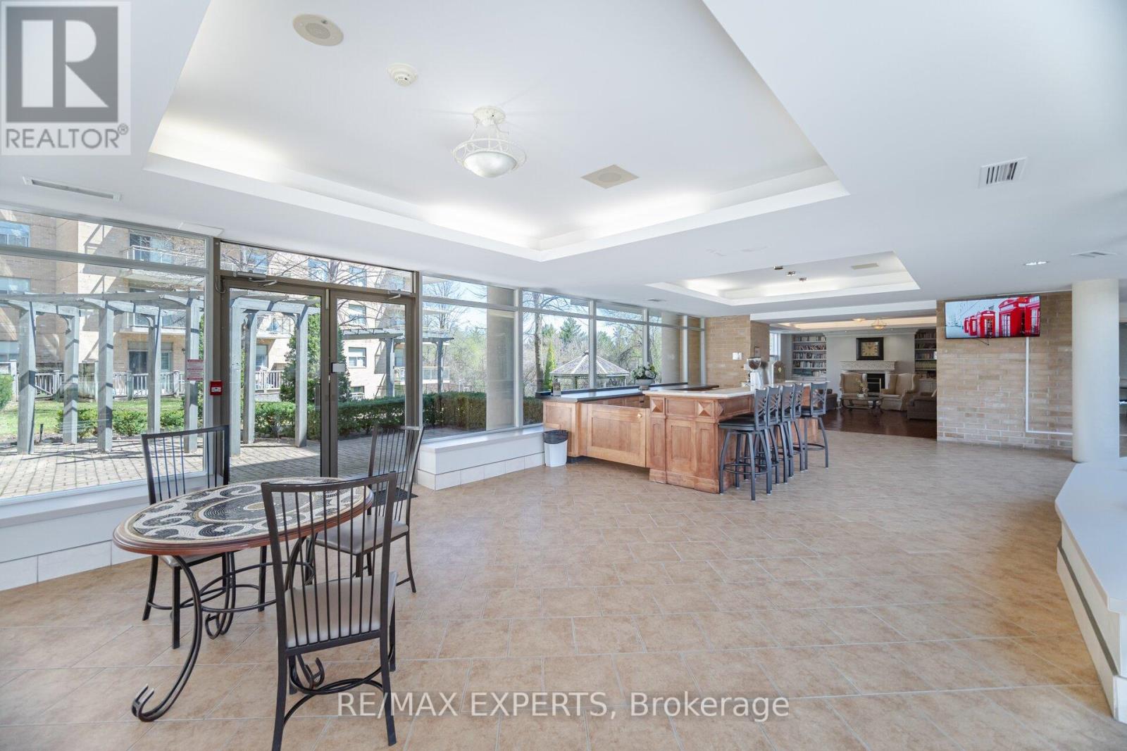 216 - 2502 Rutherford Road, Vaughan, Ontario  L4K 5N6 - Photo 44 - N12342339