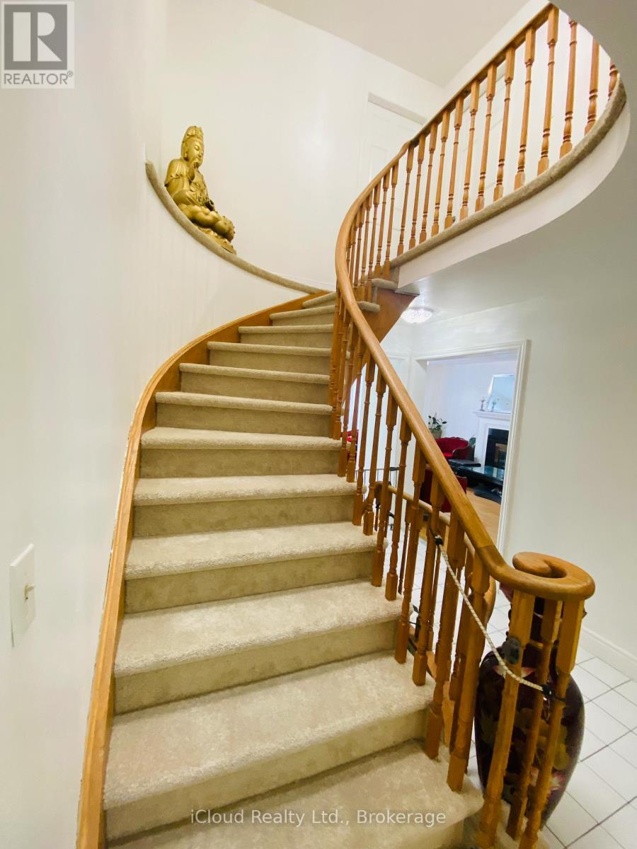 87 O'connor Crescent S, Richmond Hill, Ontario L4C 7N9 - Photo 18 - N12549648