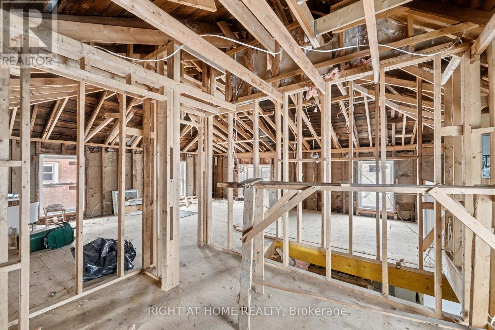 127 Elgin Street E, Oshawa, Ontario  L1G 1T4 - Photo 5 - E12556314