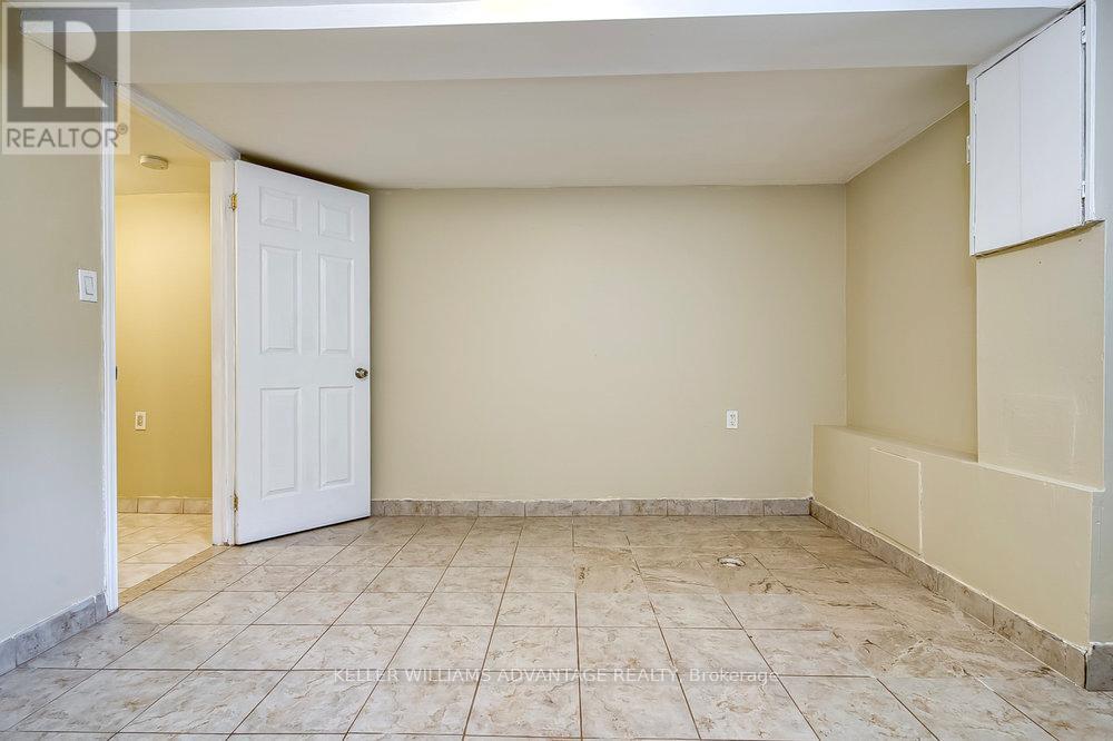 Lower - 218 Broadview Avenue, Toronto, Ontario  M4M 2G5 - Photo 11 - E12556322