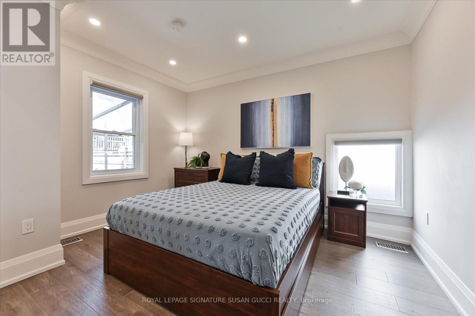 972 Cosburn Avenue, Toronto, Ontario  M4C 2W9 - Photo 16 - E12556426