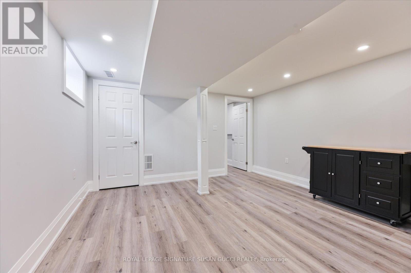 972 Cosburn Avenue, Toronto, Ontario  M4C 2W9 - Photo 22 - E12556426