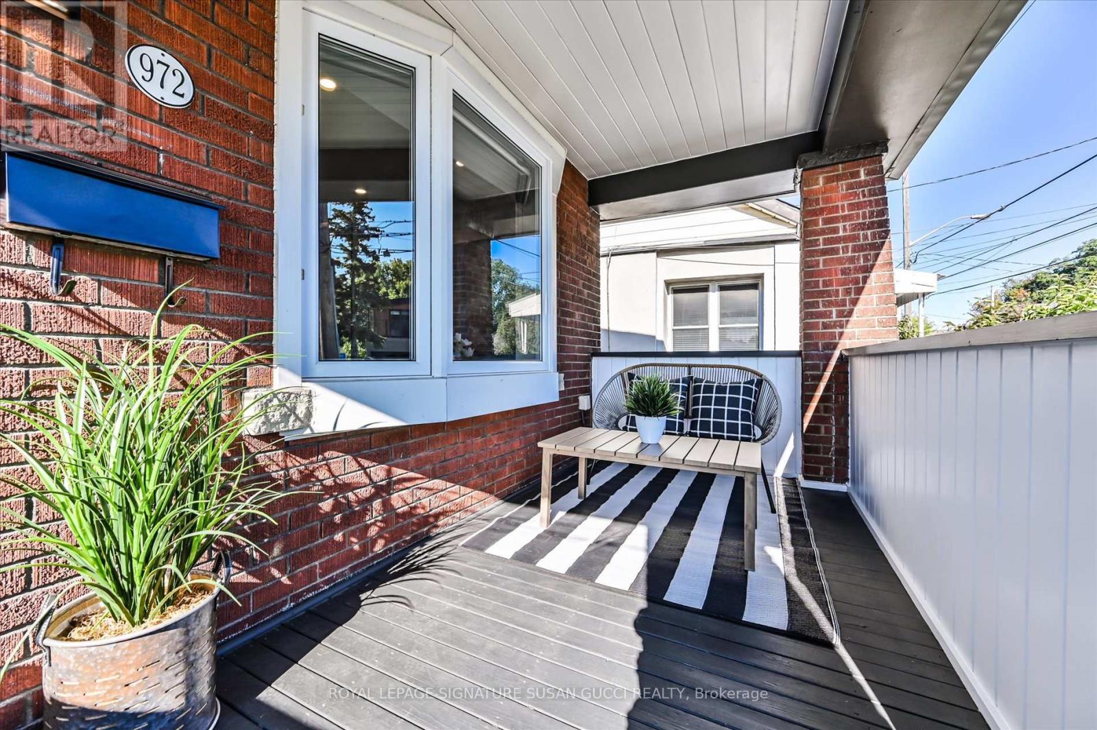 972 Cosburn Avenue, Toronto, Ontario  M4C 2W9 - Photo 7 - E12556426