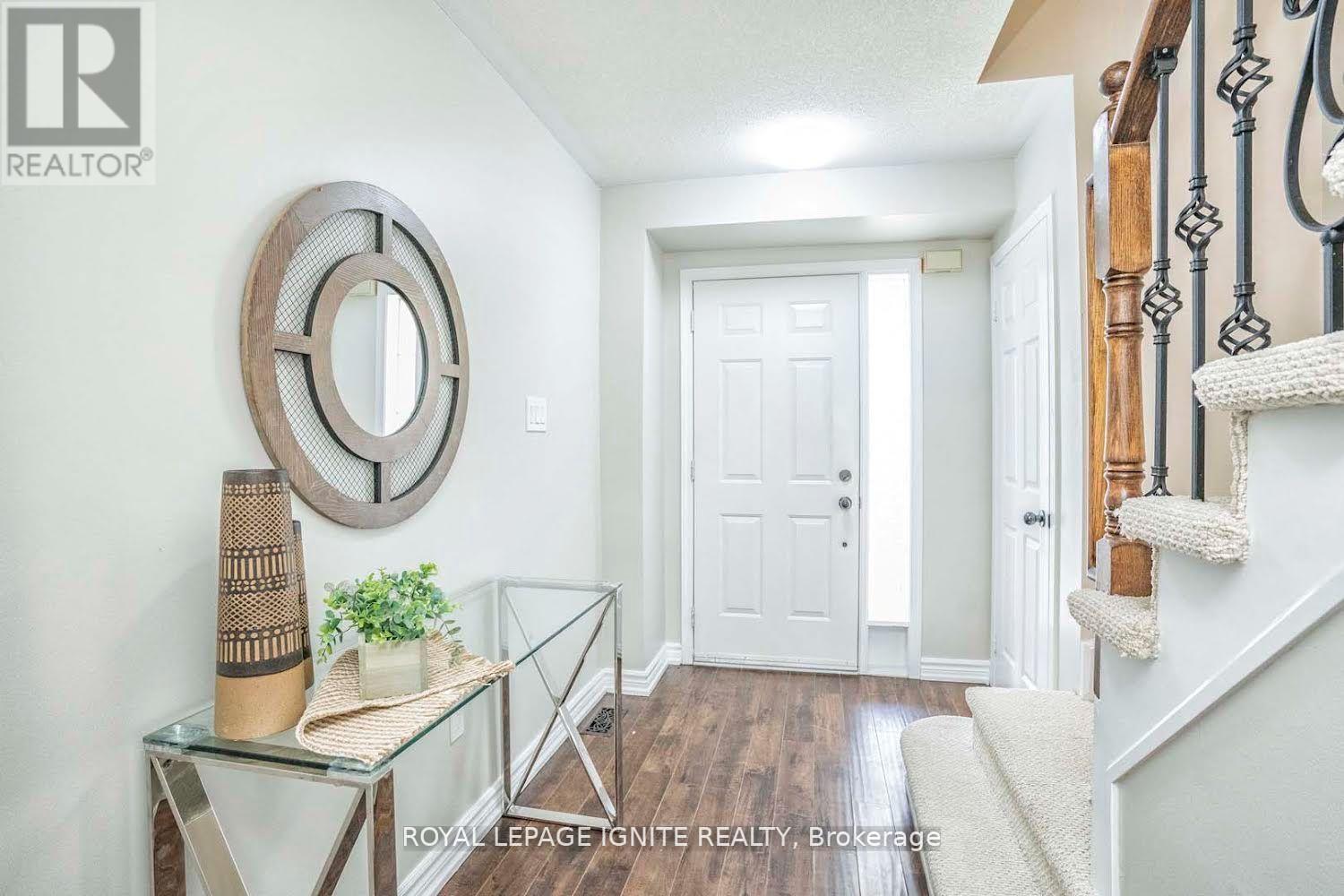 172 Kirkland Place, Whitby, Ontario  L1P 1X2 - Photo 2 - E12556466