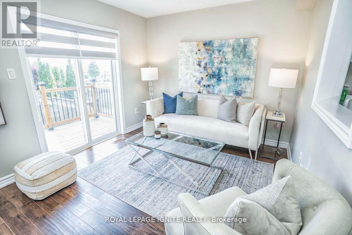 172 Kirkland Place, Whitby, Ontario  L1P 1X2 - Photo 4 - E12556466