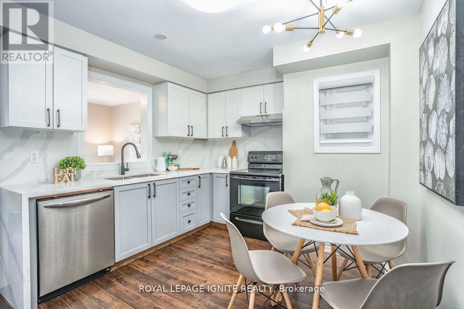 172 Kirkland Place, Whitby, Ontario  L1P 1X2 - Photo 7 - E12556466