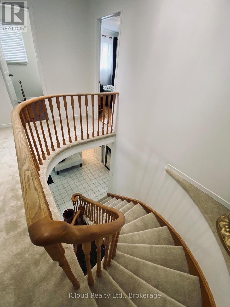 87 O'connor Crescent S, Richmond Hill, Ontario L4C 7N9 - Photo 7 - N12549648