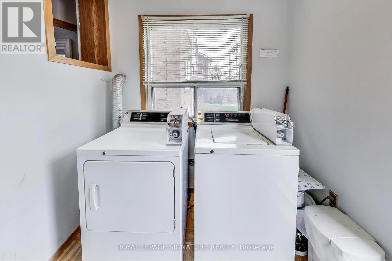 232 Pacific Avenue, Toronto, Ontario  M6P 2P5 - Photo 36 - W12556206