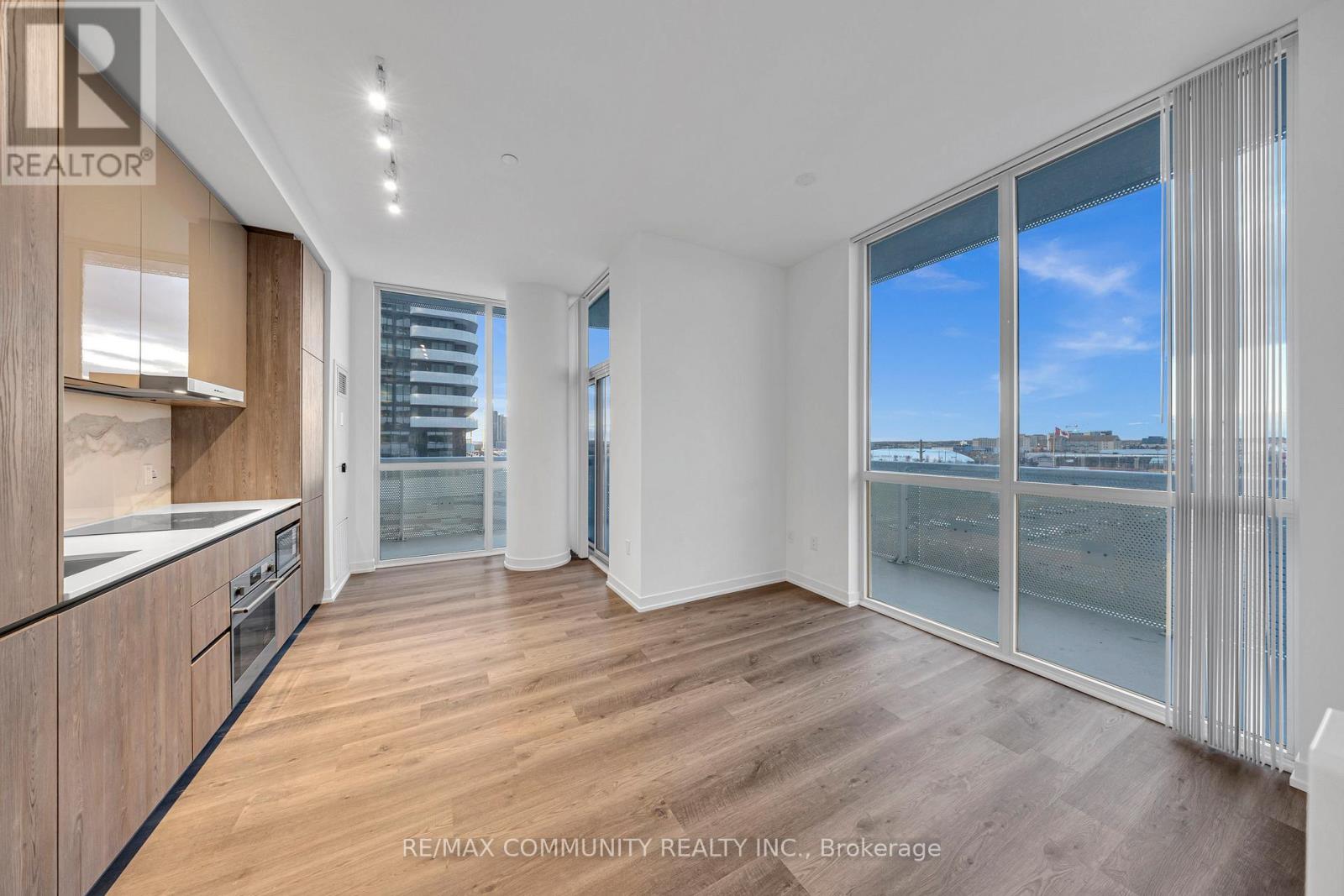 602 - 8 Interchange Way, Vaughan, Ontario  L4K 5Z7 - Photo 13 - N12556272