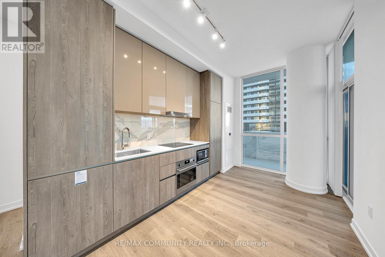 602 - 8 Interchange Way, Vaughan, Ontario  L4K 5Z7 - Photo 15 - N12556272