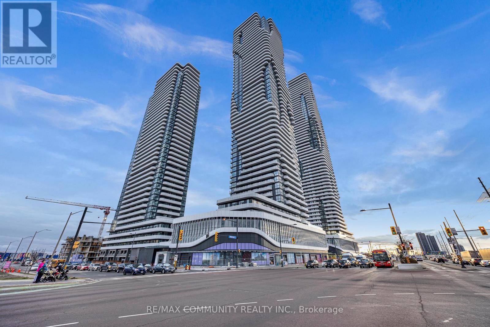 602 - 8 Interchange Way, Vaughan, Ontario  L4K 5Z7 - Photo 2 - N12556272