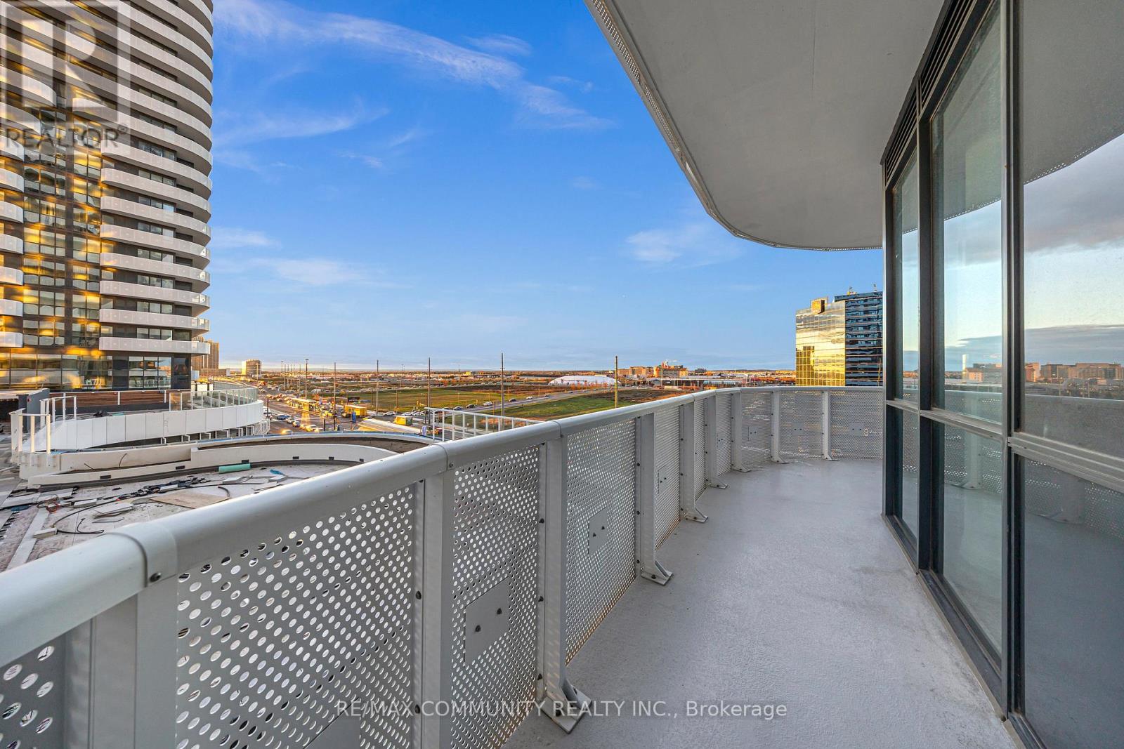 602 - 8 Interchange Way, Vaughan, Ontario  L4K 5Z7 - Photo 22 - N12556272