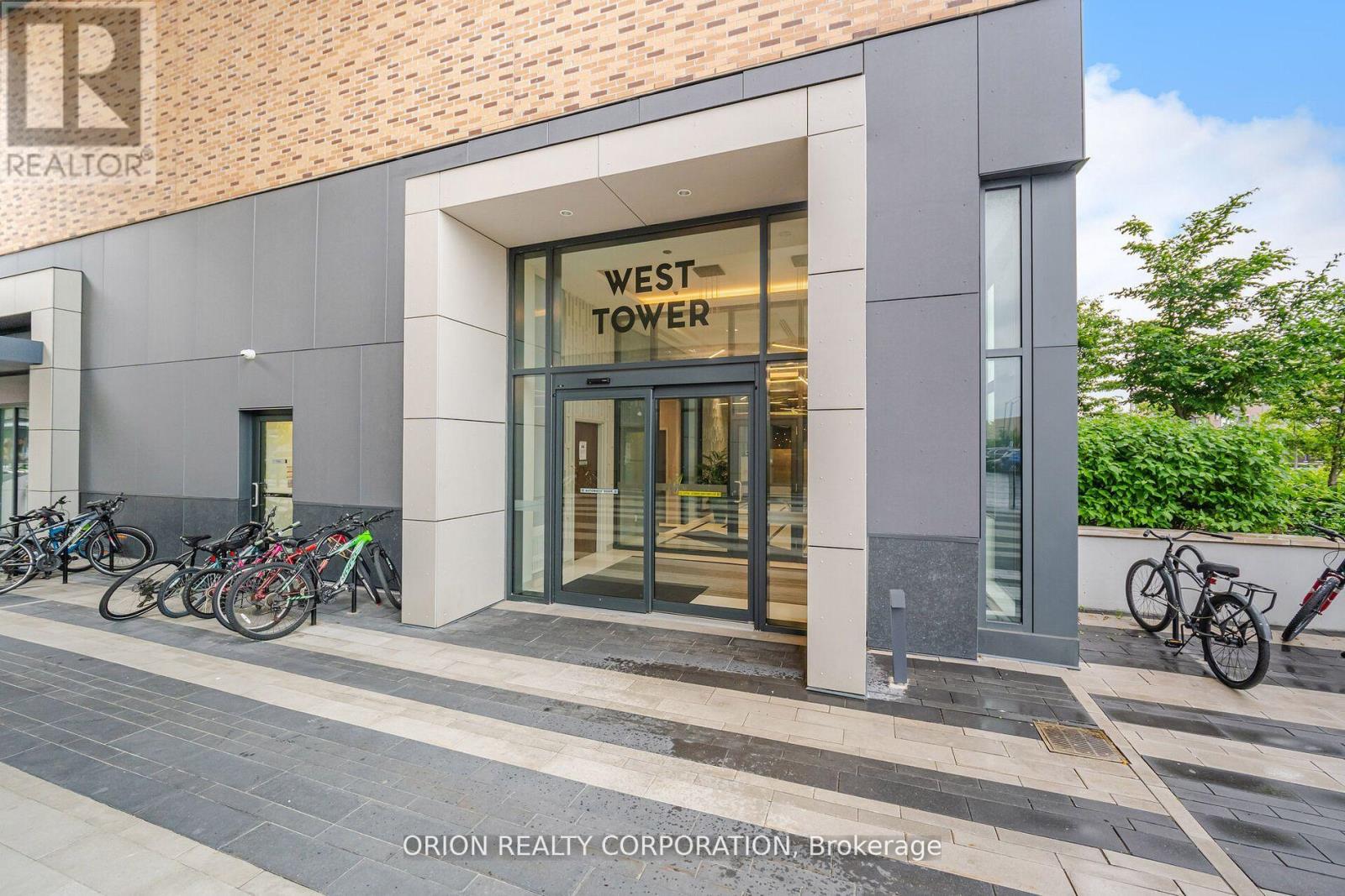 303 - 100 Eagle Rock Way, Vaughan, Ontario  L6A 5B9 - Photo 2 - N12556350