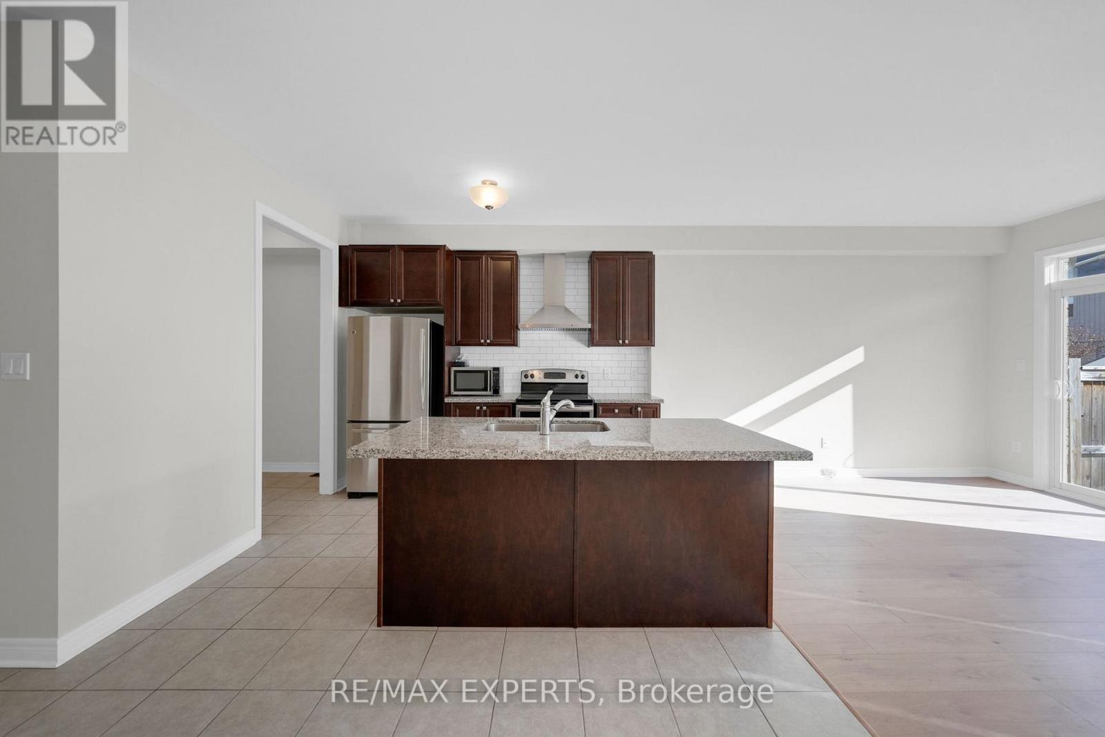 27 Sharpe Crescent, New Tecumseth (Tottenham), Ontario  L0G 1W0 - Photo 15 - N12556374