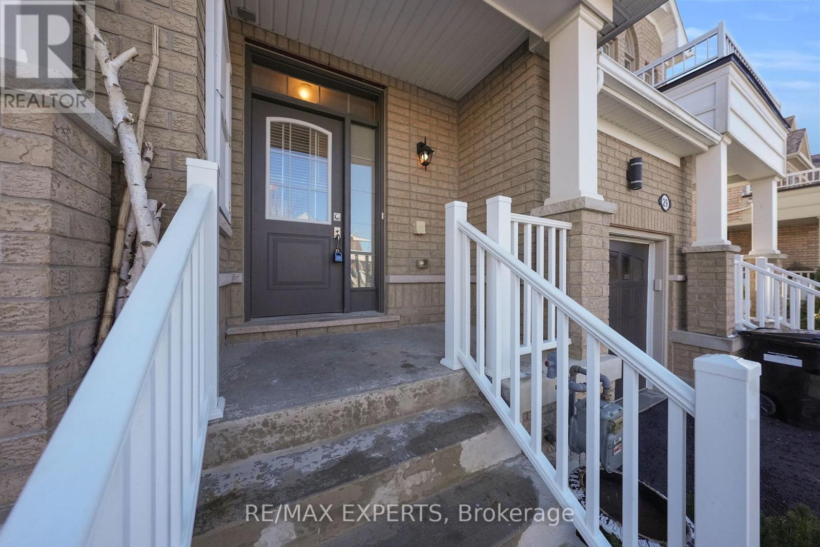 27 Sharpe Crescent, New Tecumseth (Tottenham), Ontario  L0G 1W0 - Photo 2 - N12556374