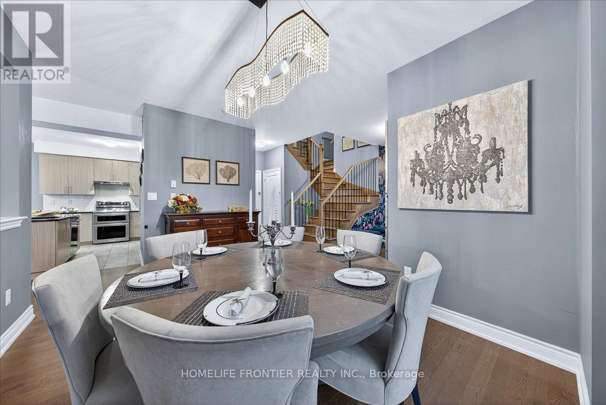 99 Carondale Square, East Gwillimbury, Ontario  L9N 0X7 - Photo 14 - N12556382