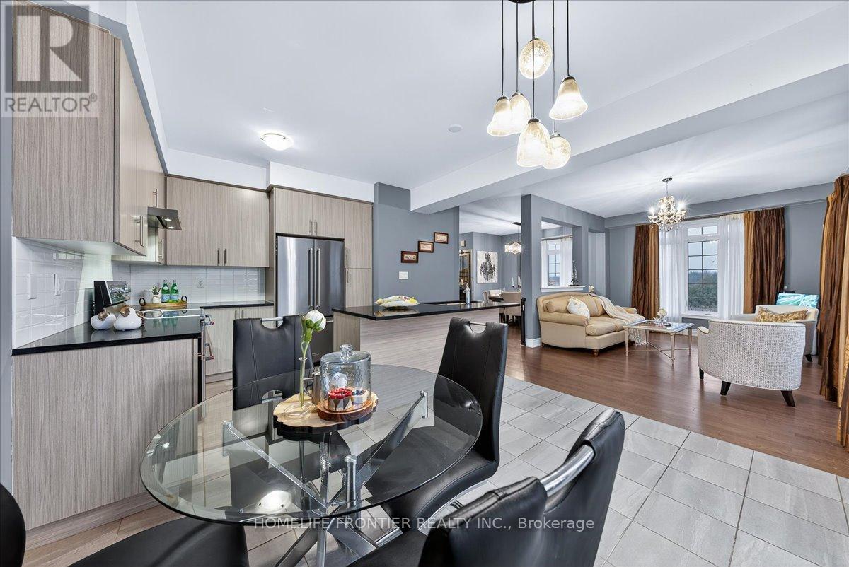 99 Carondale Square, East Gwillimbury, Ontario  L9N 0X7 - Photo 19 - N12556382