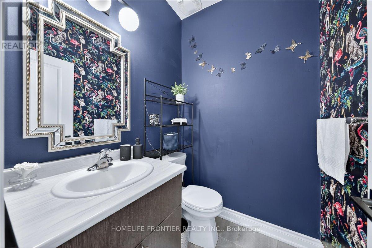 99 Carondale Square, East Gwillimbury, Ontario  L9N 0X7 - Photo 25 - N12556382