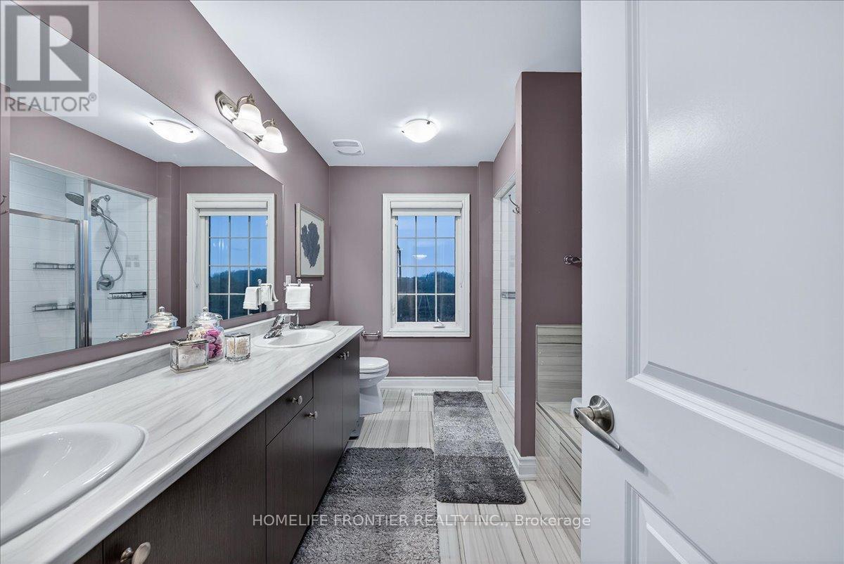 99 Carondale Square, East Gwillimbury, Ontario  L9N 0X7 - Photo 33 - N12556382