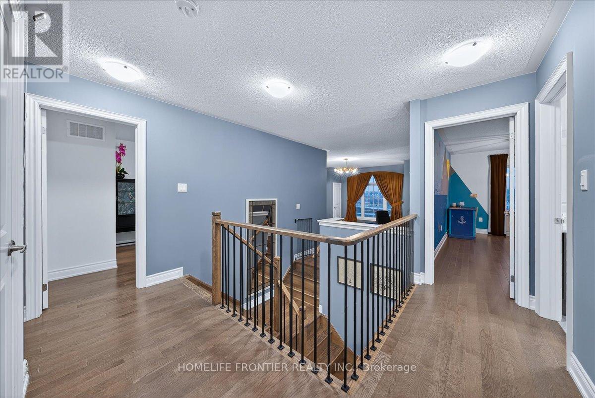 99 Carondale Square, East Gwillimbury, Ontario  L9N 0X7 - Photo 40 - N12556382