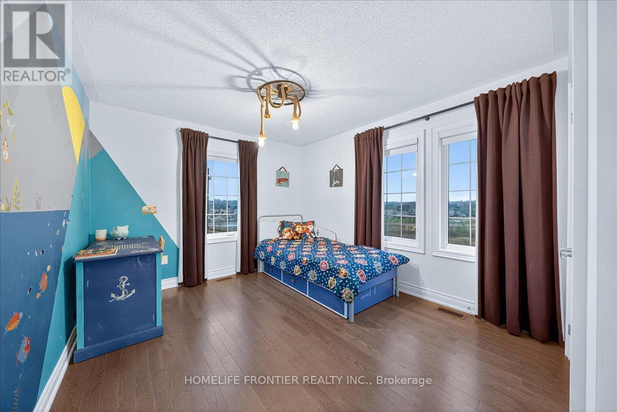 99 Carondale Square, East Gwillimbury, Ontario  L9N 0X7 - Photo 42 - N12556382