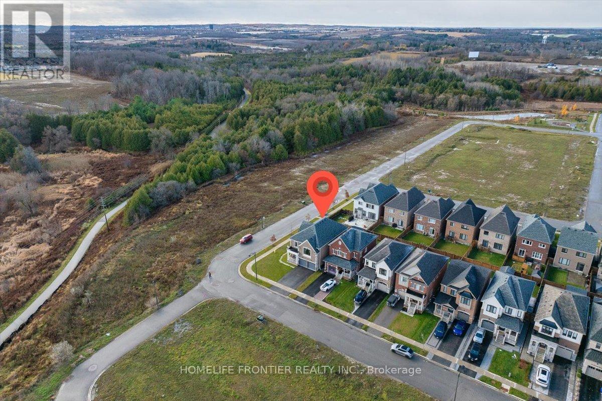 99 Carondale Square, East Gwillimbury, Ontario  L9N 0X7 - Photo 49 - N12556382