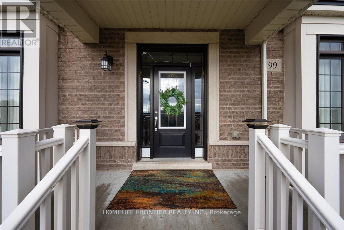 99 Carondale Square, East Gwillimbury, Ontario  L9N 0X7 - Photo 5 - N12556382