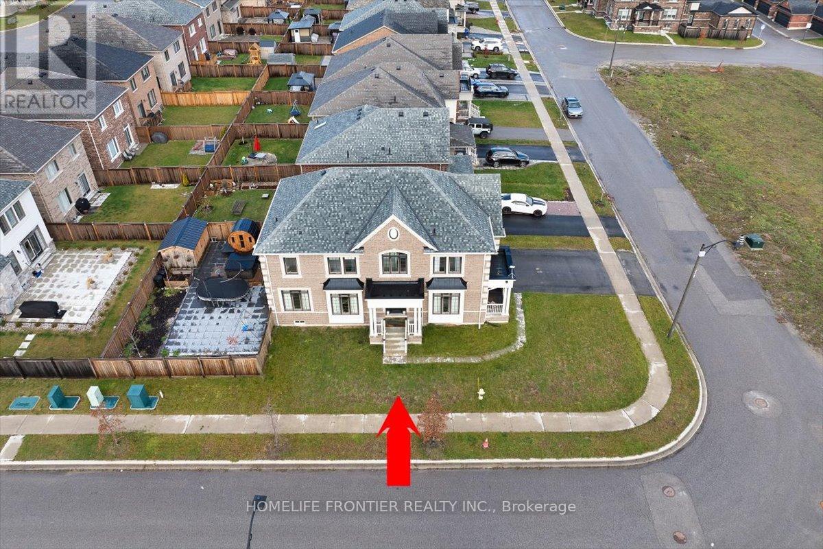 99 Carondale Square, East Gwillimbury, Ontario  L9N 0X7 - Photo 50 - N12556382