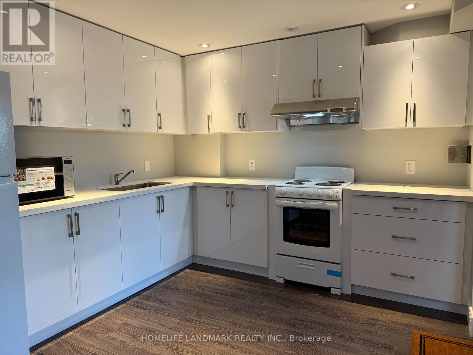 Lower - 325 Bathurst Glen Drive, Vaughan, Ontario  L4J 9A3 - Photo 18 - N12556408