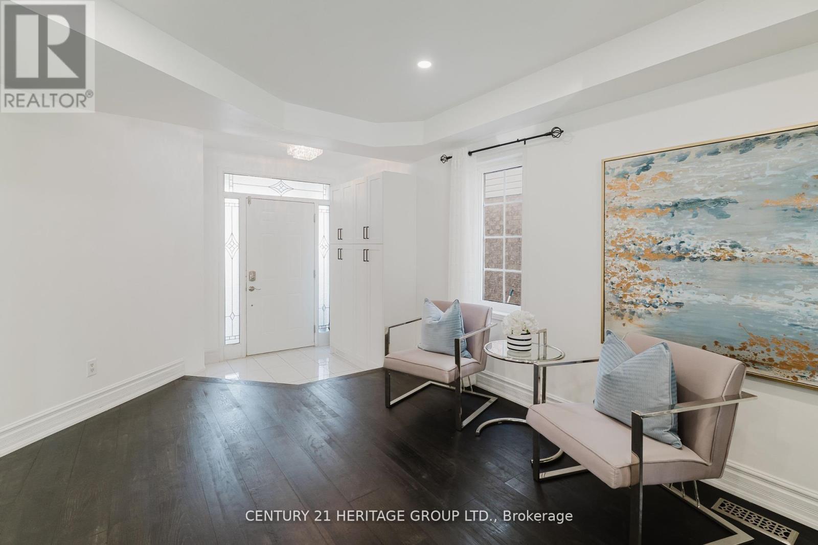 601 Mcbean Avenue, Newmarket, Ontario  L3X 2L5 - Photo 4 - N12556468