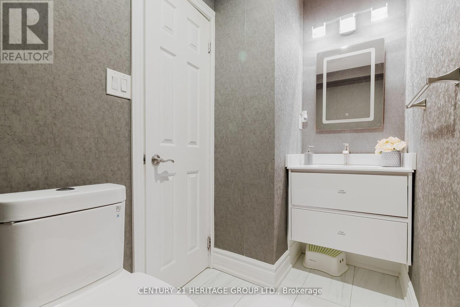 601 Mcbean Avenue, Newmarket, Ontario  L3X 2L5 - Photo 6 - N12556468