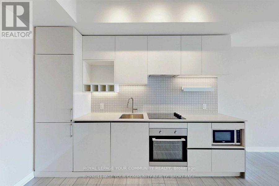 5211 - 5 Buttermill Avenue, Vaughan, Ontario  L4K 0J5 - Photo 2 - N12556488