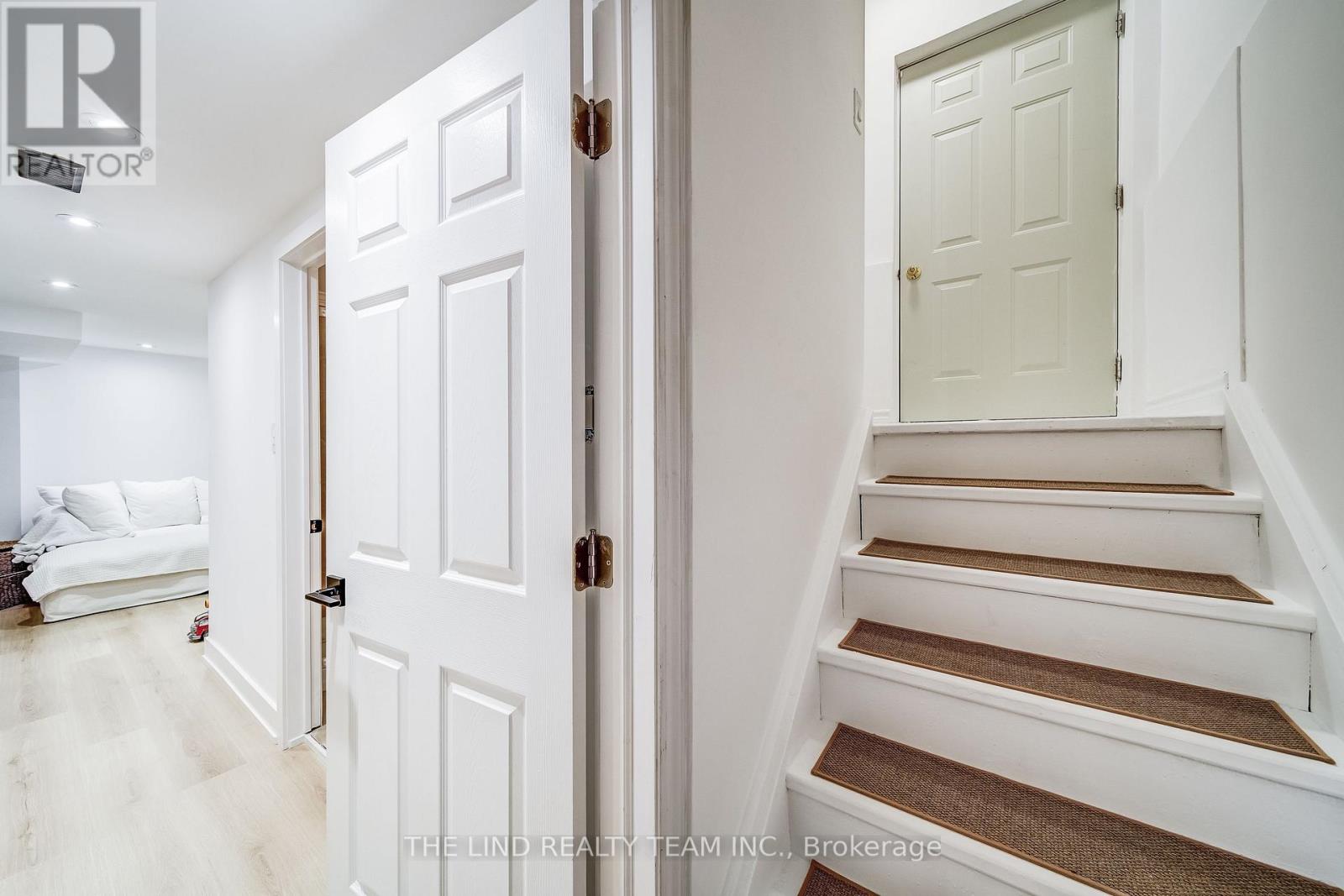 158 Dawlish Avenue, Aurora, Ontario  L4G 6R2 - Photo 33 - N12556516