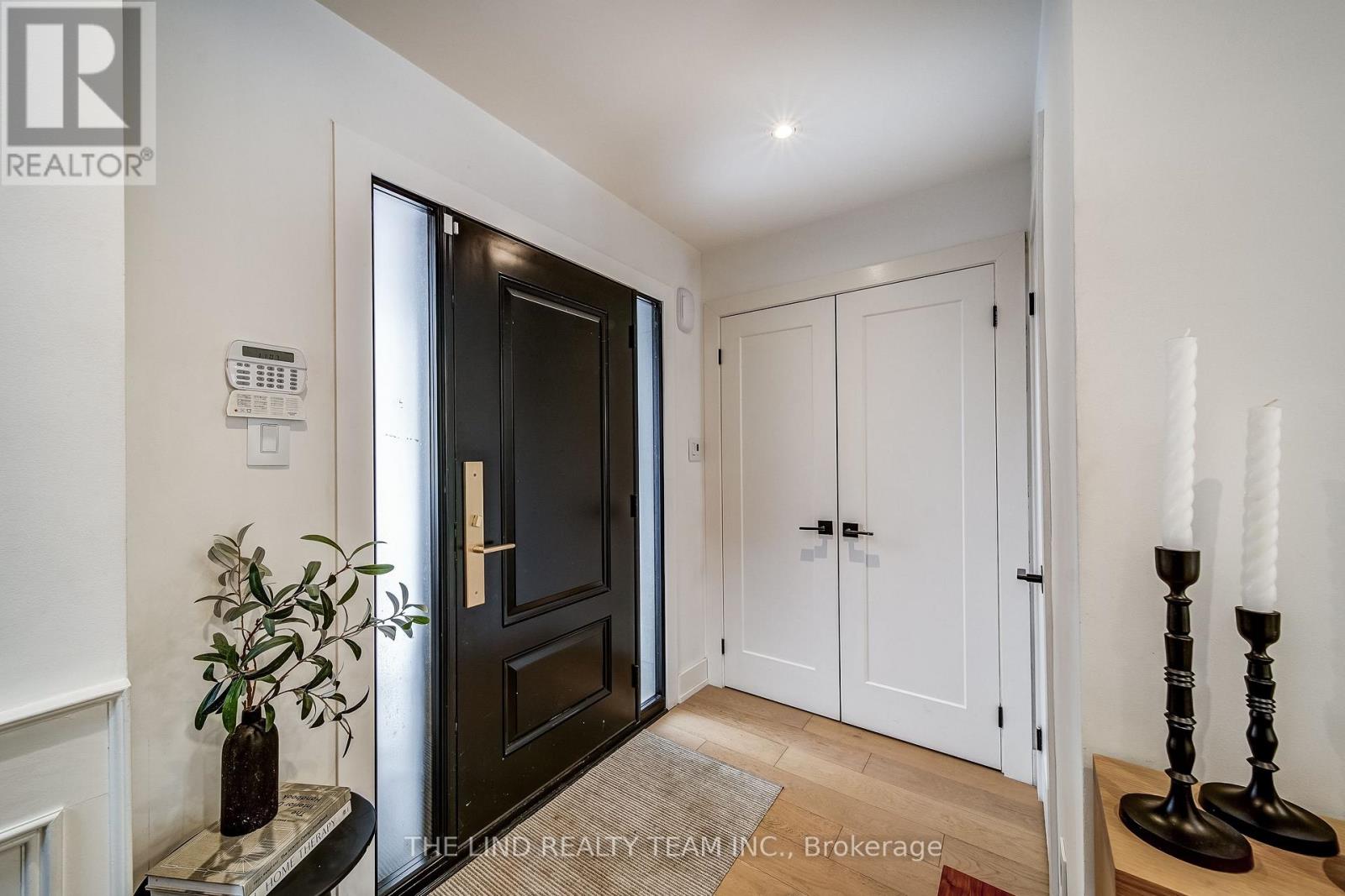 158 Dawlish Avenue, Aurora, Ontario  L4G 6R2 - Photo 5 - N12556516