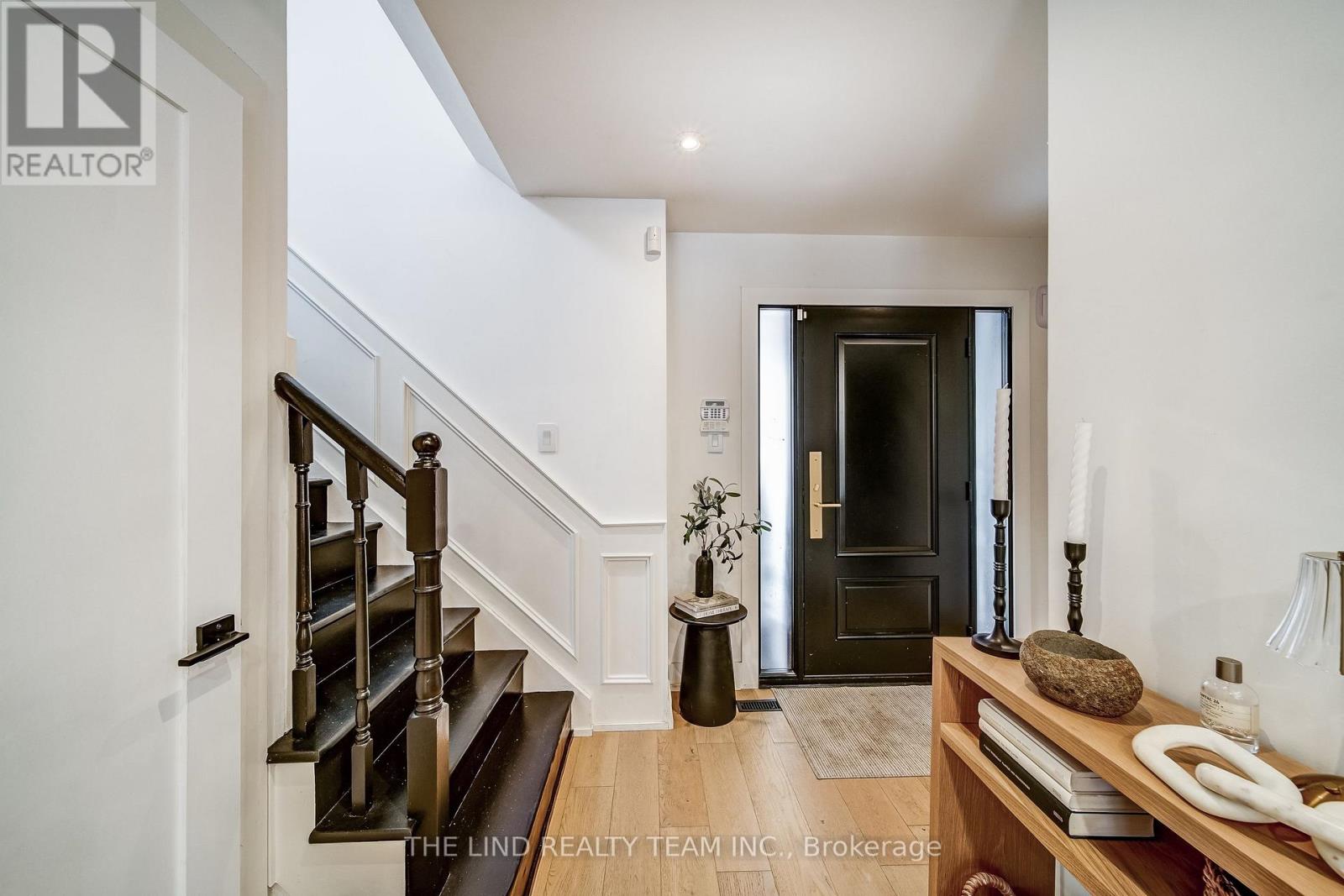 158 Dawlish Avenue, Aurora, Ontario  L4G 6R2 - Photo 7 - N12556516