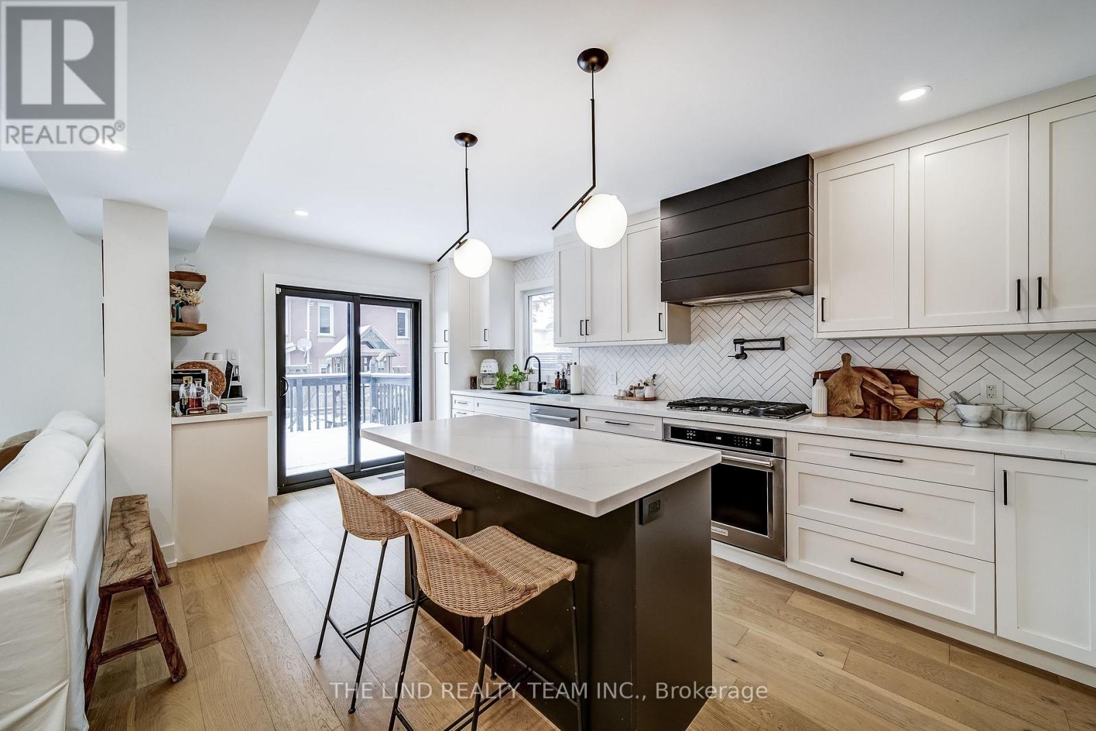 158 Dawlish Avenue, Aurora, Ontario  L4G 6R2 - Photo 9 - N12556516