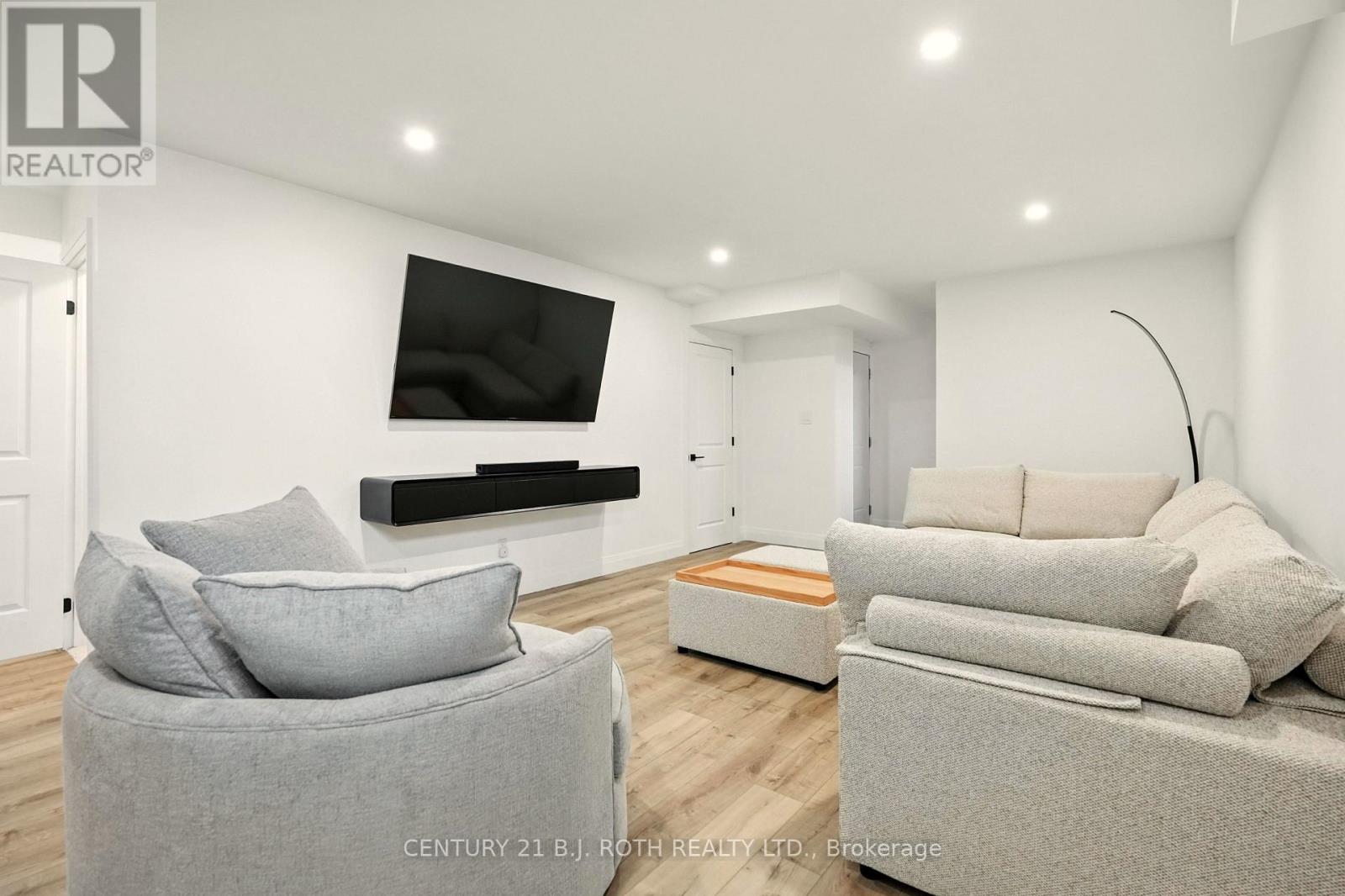 124 Ritchie Crescent, Springwater (Elmvale), Ontario  L0L 1P0 - Photo 33 - S12556352