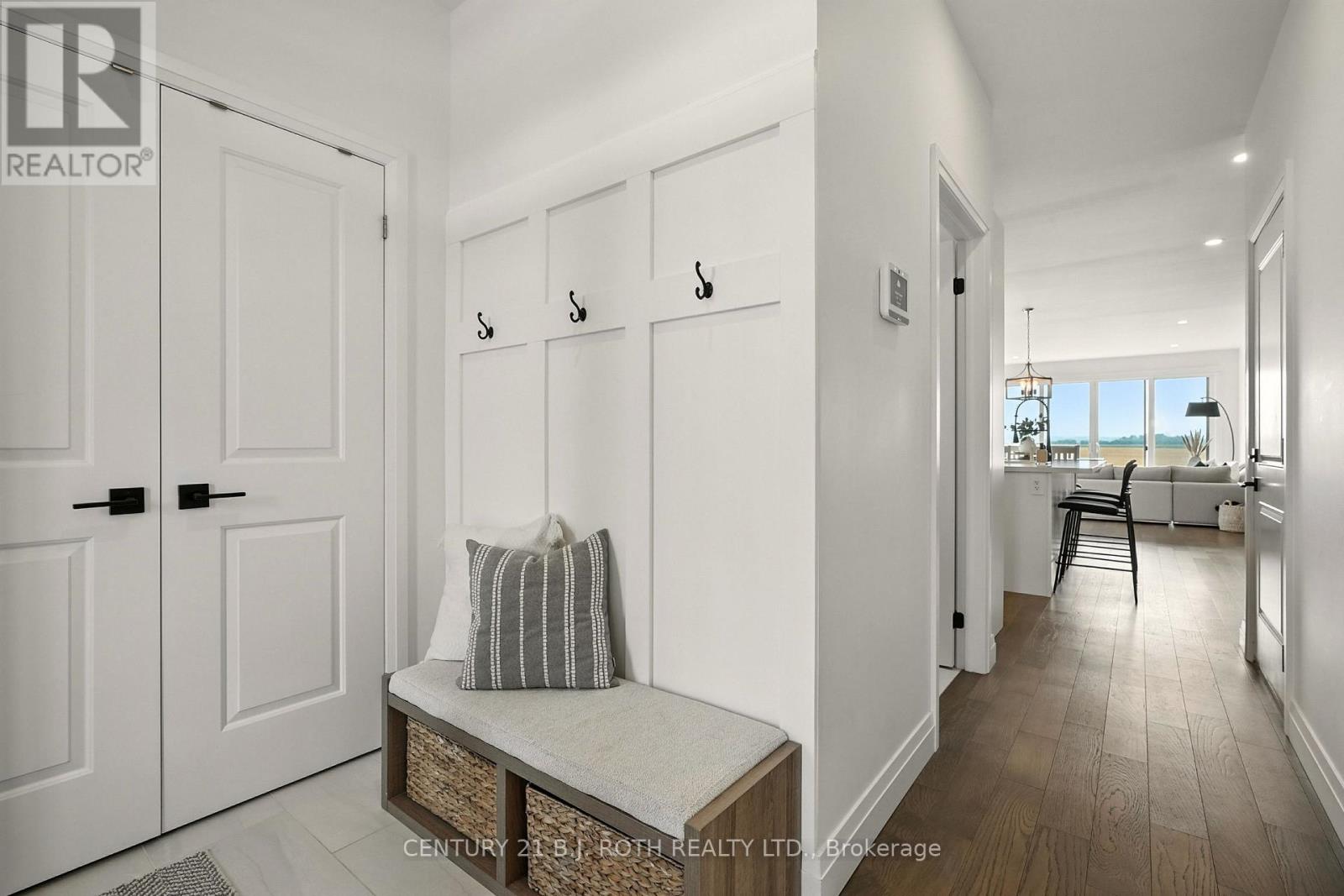 124 Ritchie Crescent, Springwater (Elmvale), Ontario  L0L 1P0 - Photo 5 - S12556352