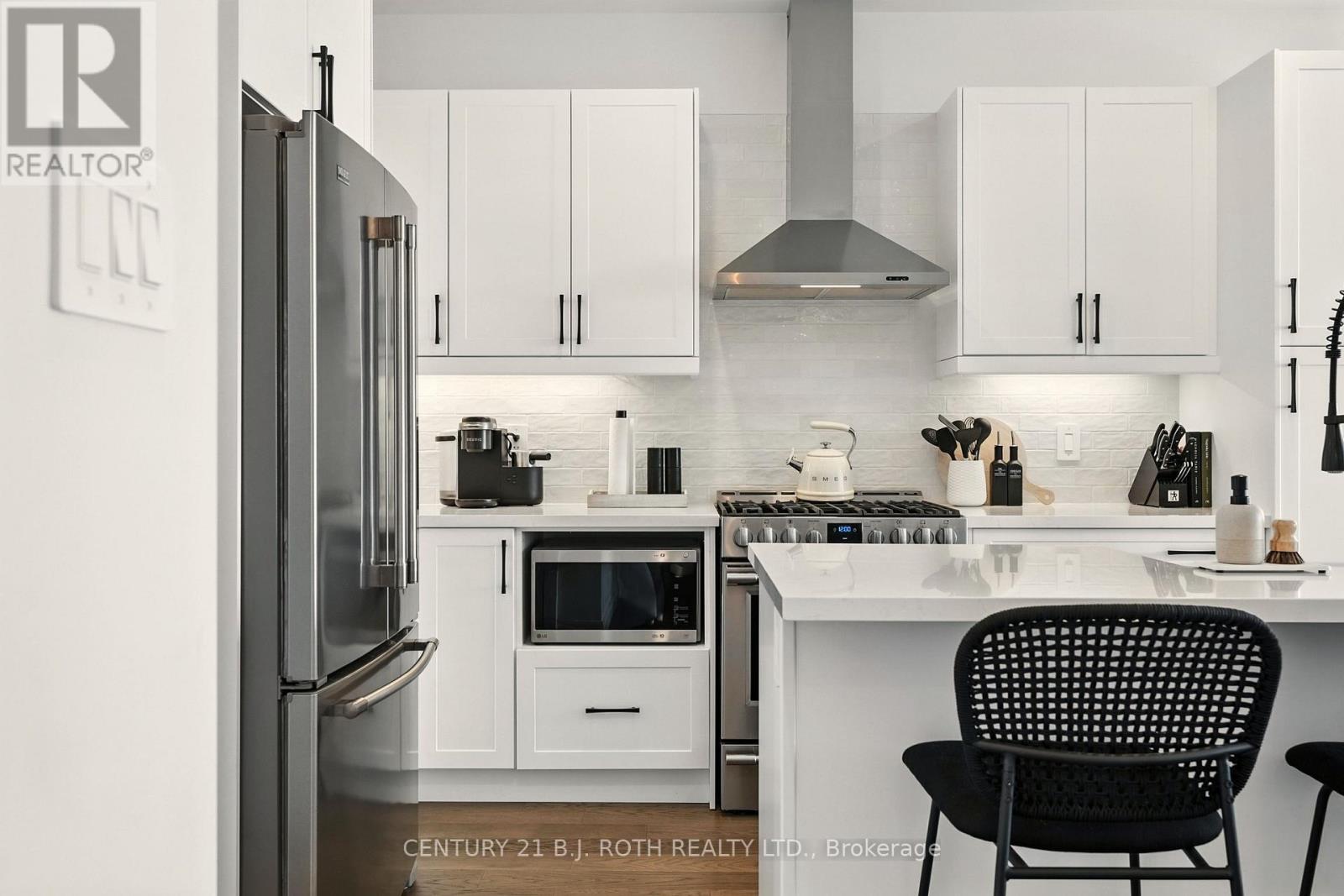 124 Ritchie Crescent, Springwater (Elmvale), Ontario  L0L 1P0 - Photo 8 - S12556352