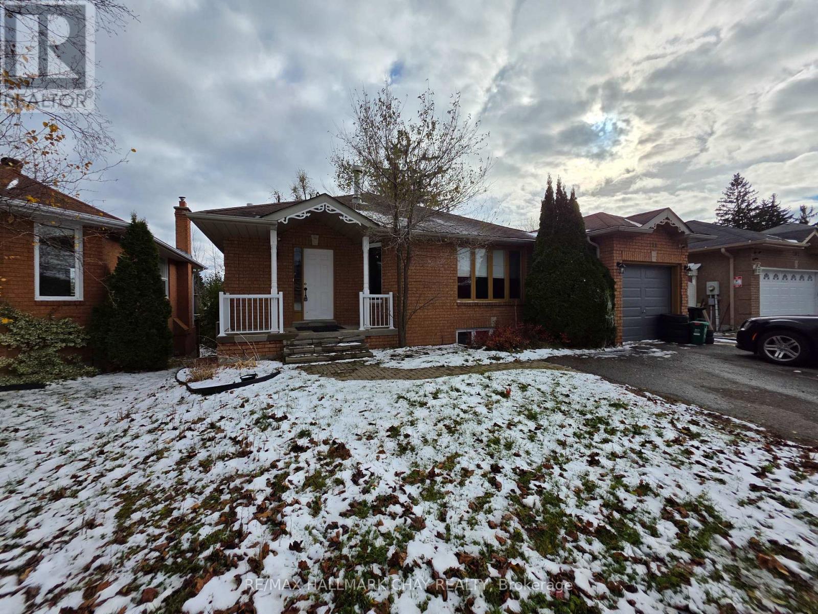 199 Livingstone Street W, Barrie (Sunnidale), Ontario  L4N 6Z9 - Photo 2 - S12556372