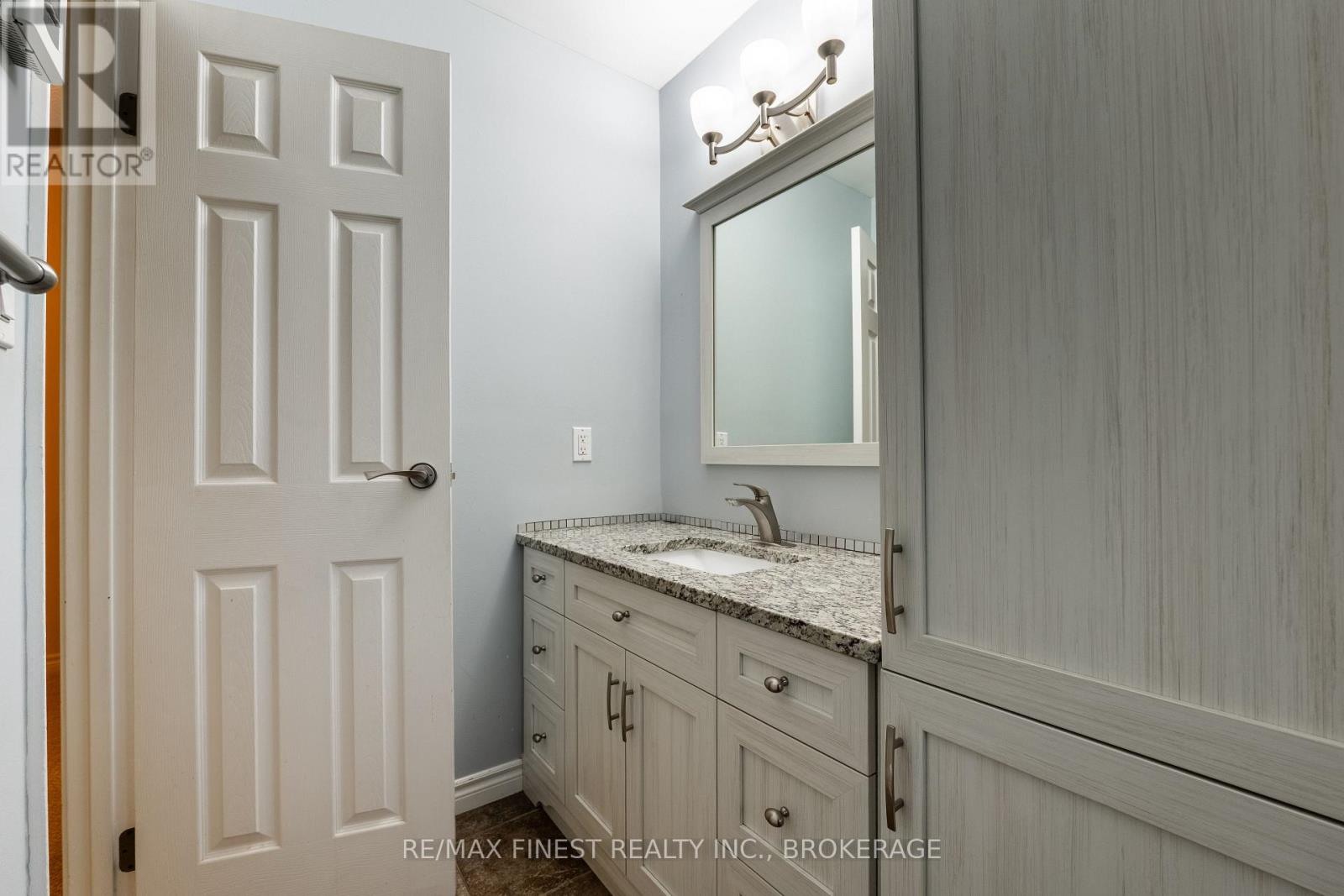 61 - 35 Coventry Crescent, Kingston, Ontario  K7M 7S8 - Photo 26 - X12556104