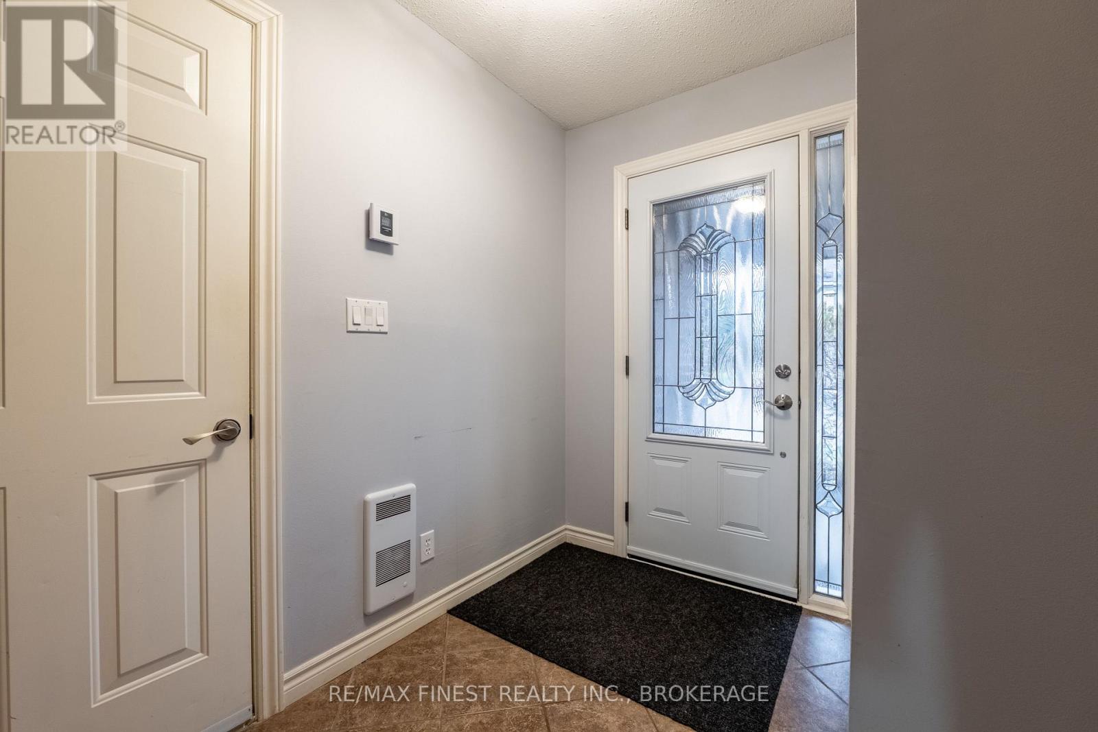 61 - 35 Coventry Crescent, Kingston, Ontario  K7M 7S8 - Photo 8 - X12556104