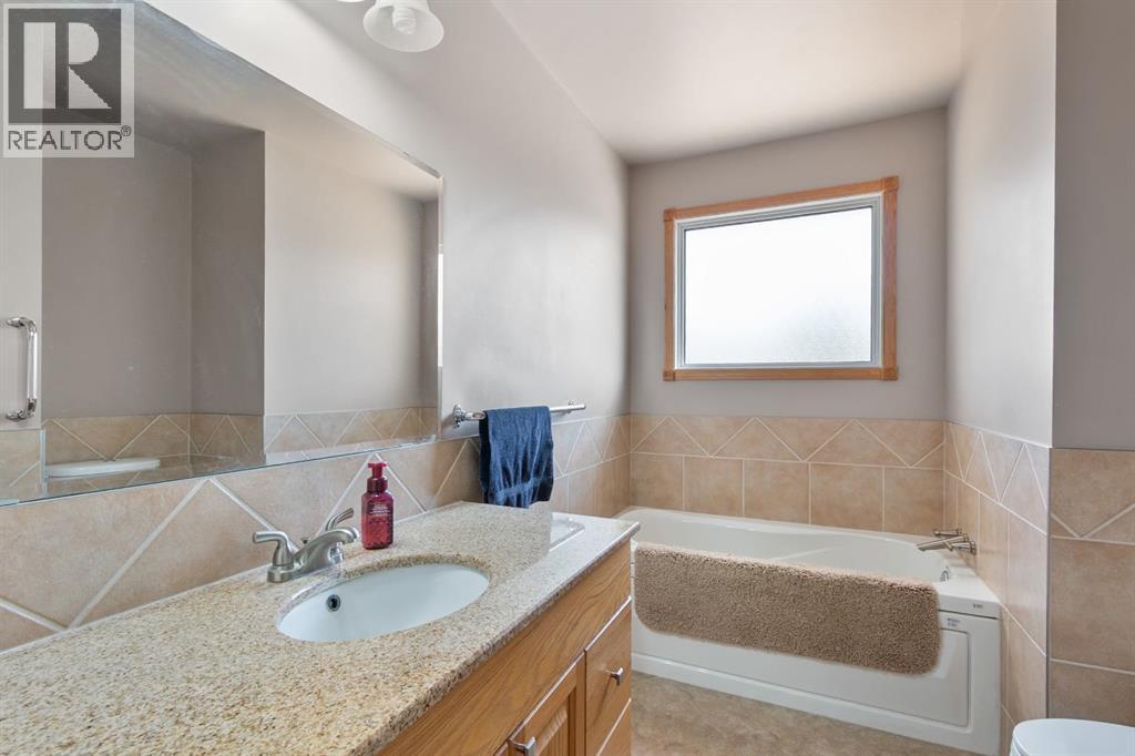 21 Pearson Place, Carstairs, Alberta  T0M 0N0 - Photo 11 - A2260434