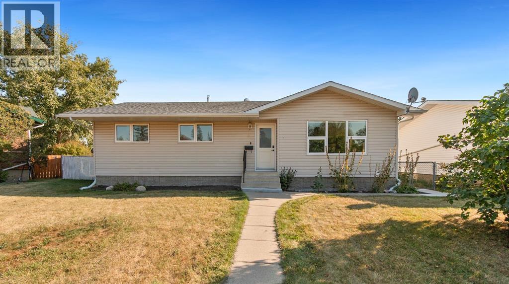 21 Pearson Place, Carstairs, Alberta  T0M 0N0 - Photo 1 - A2260434