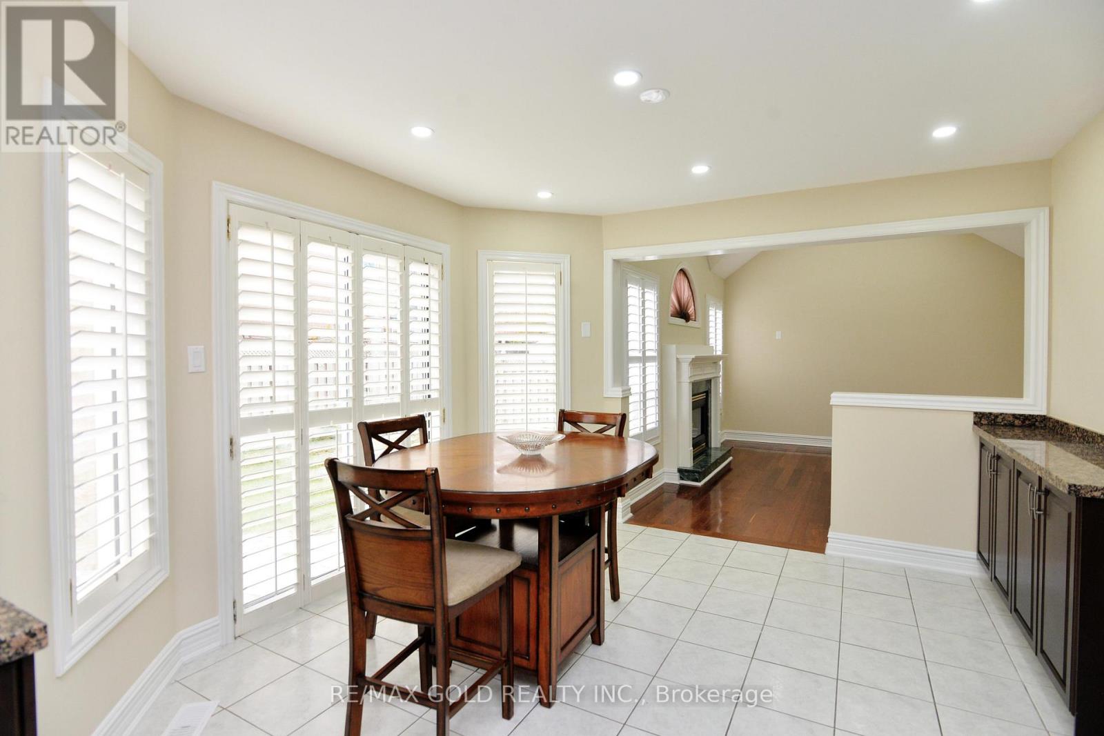 46 Mint Leaf Boulevard, Brampton, Ontario  L6Z 3B7 - Photo 10 - W12556332