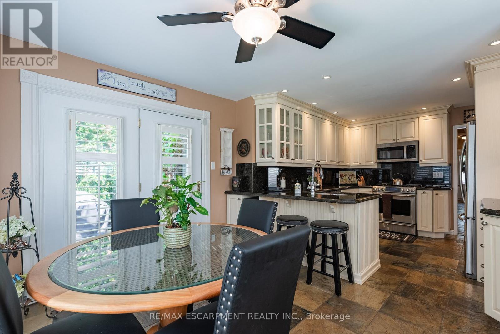 2054 Teeside Court, Mississauga, Ontario  L5M 3E5 - Photo 16 - W12556336