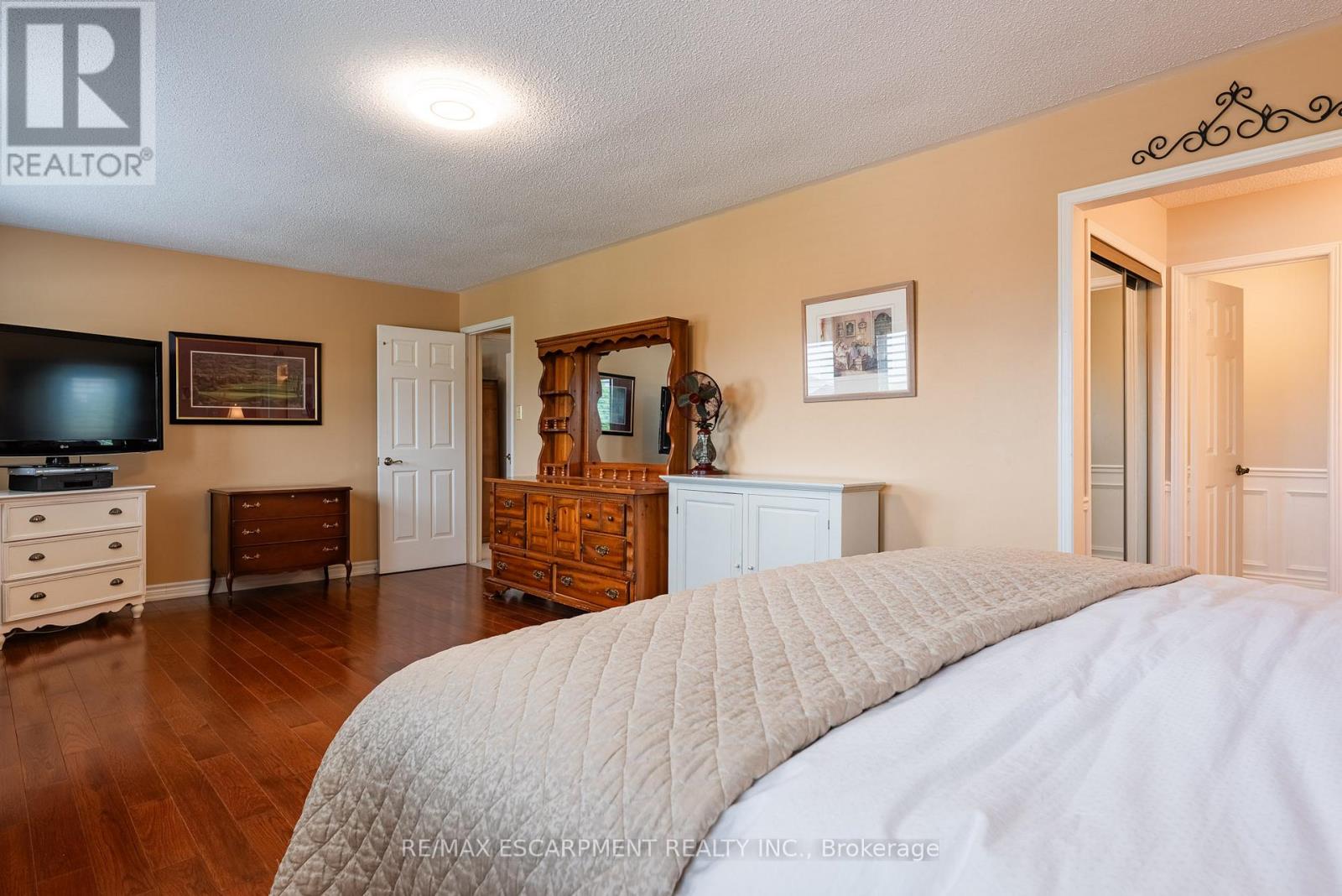 2054 Teeside Court, Mississauga, Ontario  L5M 3E5 - Photo 31 - W12556336